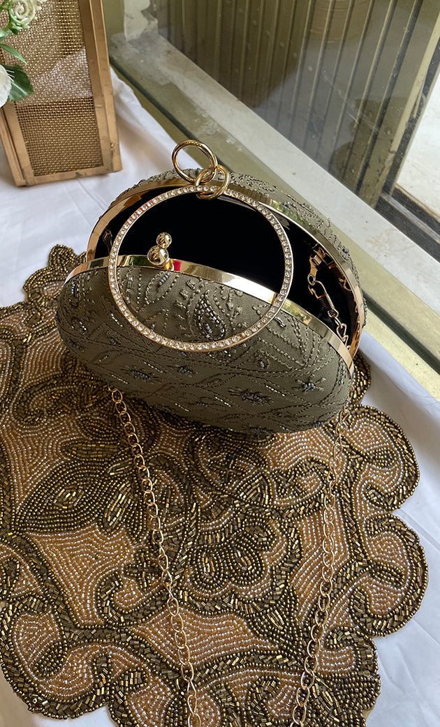 Elegant Floral Chikankari Handle Clutch - HONC0313574