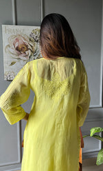 Load image into Gallery viewer, Umnaaz Women&#39;s Lakhnavi Handcrafted Organza Chikankari Kurti- HONC0115941
