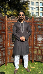 Load image into Gallery viewer, Men's Lucknowi Handcrafted Cotton Chikankari Kurta - HONC0341909