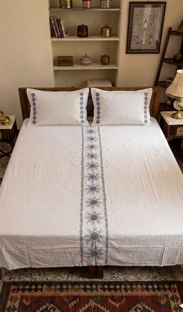 Lakhnavi Handcrafted Cotton Chikankari Bedsheet Set - HONC0364221