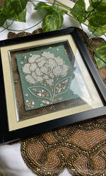 将图像加载到图库查看器中， Elegant Hand-Embroidered Floral Art Frame - HONC0310976
