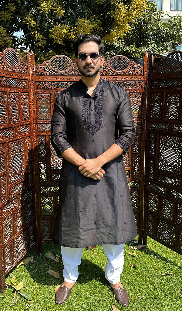 Men's Lucknowi Handcrafted Chanderi Chikankari Silk Kurta - HONC03224290