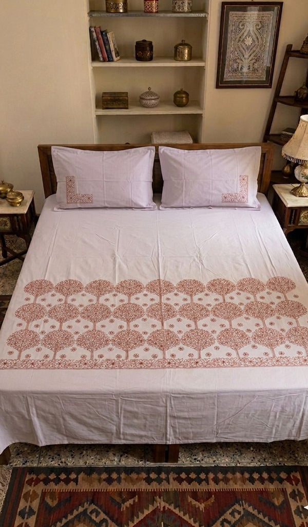 Lakhnavi Handcrafted Cotton Chikankari Bedsheet Set - HONC014780