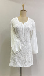 将图像加载到图库查看器中， Women&#39;s Lucknowi Handcrafted Viscose Georgette Chikankari Top - HONC0199690
