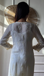 将图像加载到图库查看器中， Yusra Women's Lakhnavi Handcrafted Viscose Georgette Chikankari Kurti - HONC091901