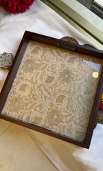 将图像加载到图库查看器中， Elegant Wooden Chikankari Tray – Handcrafted Lucknowi Embroidery - HONC0310504
