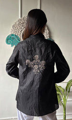 将图像加载到图库查看器中， Arohi Women&#39;s Lakhnavi Handcrafted Pure Manglore silk top with fine Chikankari - HONC0294572
