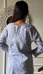Load image into Gallery viewer, Shagufta Women's Lakhnavi Handcrafted Cotton Chikankari Kurti - HONC0350567