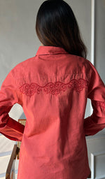 Load image into Gallery viewer, Women&#39;s Lucknowi Handcrafted Slub Cotton Chikankari Top - HONC0299137
