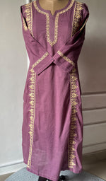 Load image into Gallery viewer, Meerab Women&#39;s Lucknowi Handcrafted Cotton Chikankari Kurti - HONC0300998
