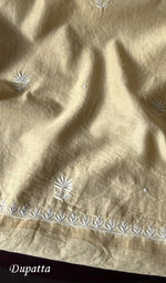 Load image into Gallery viewer, Women&#39;s Lakhnavi Handcrafted Maheshwari Mul Chanderi Kurta And Dupatta Set - HONC0261178
