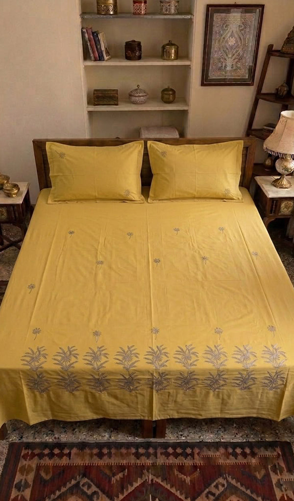 Lakhnavi Handcrafted Cotton Chikankari Bedsheet Set - HONC0379410