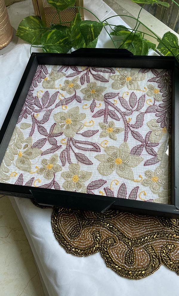 Chikankari Tray with Four Coasters - HONCO310952