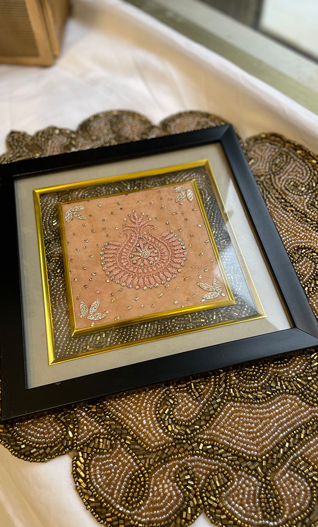 Elegant Hand-Embroidered Floral Art Frame - HONC0310978