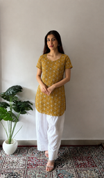 Women's Lucknowi Handcrafted Faux-Georgette Hakoba Chikankari Top- HONC0102614