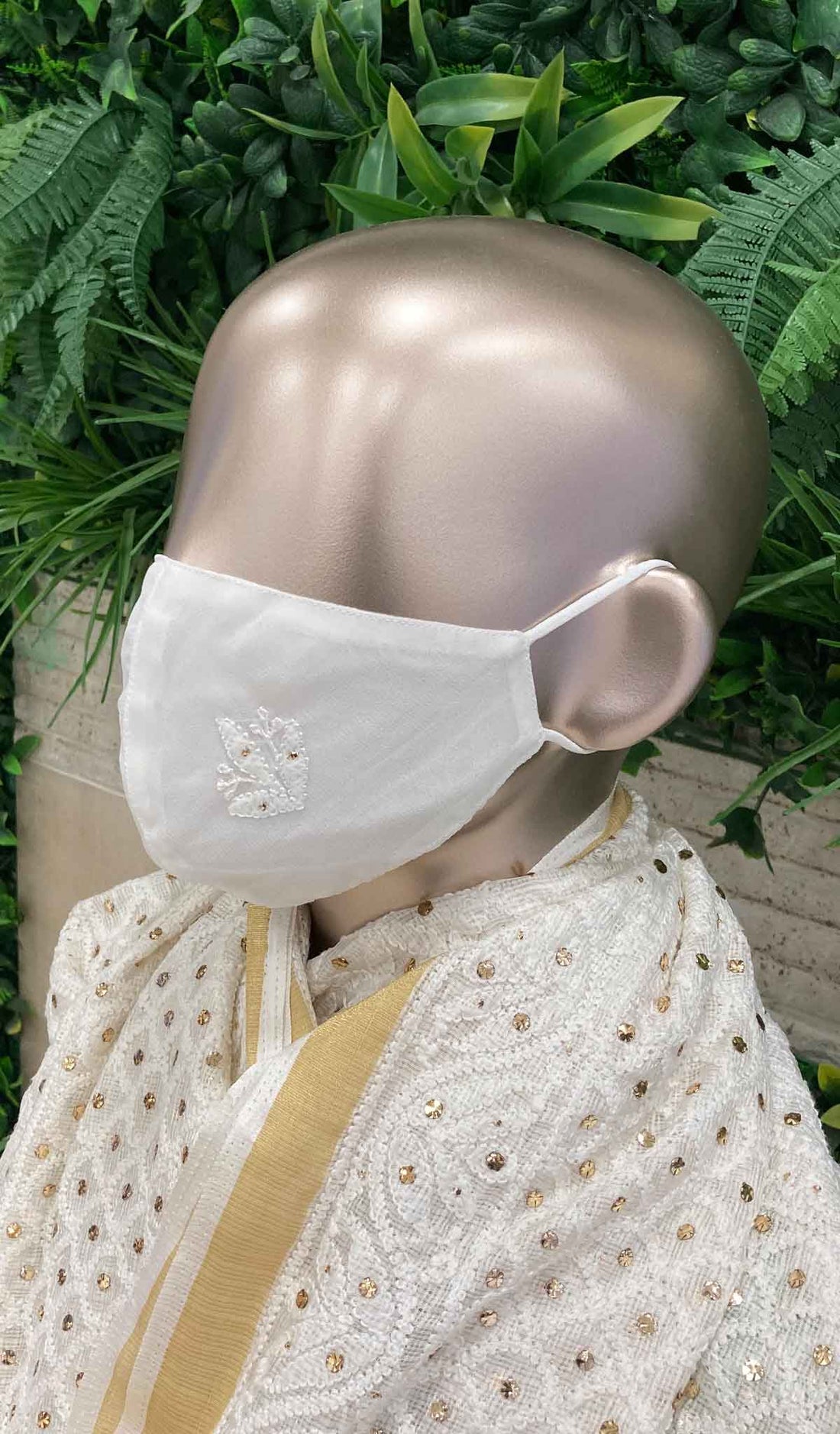 Lucknowi Handcrafted Chikankari Mask - NC0M303