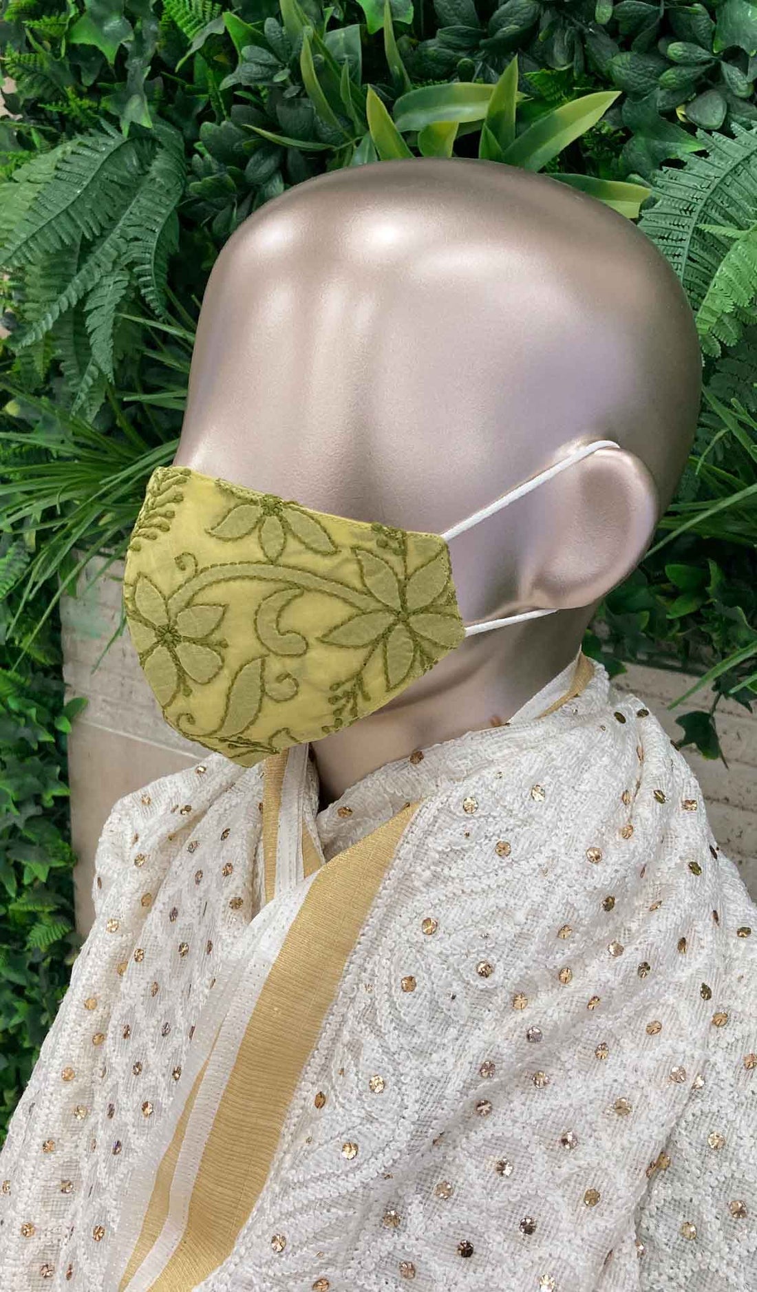 Lucknowi 手工制作的 Chikankari 面具 - NC0M406