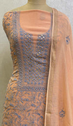 将图像加载到图库查看器中， Lakhnavi 手工制作 Mul Chanderi Chikankari 库尔塔和杜帕塔套装 - Honc0119610
