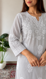 Mahek  Women's Lucknowi Handcrafted Cotton Chikankari Kurti - HONC0109608