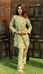 Load image into Gallery viewer, Shama Women&#39;s Lakhnavi Handcrafted Cotton Chikankari Kurta And Palazzo Set - HONC0250030
