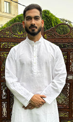 Load image into Gallery viewer, Men&#39;s Lucknowi Handcrafted Cotton Chikankari Kurta - HONC0217036
