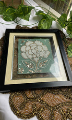 将图像加载到图库查看器中， Elegant Hand-Embroidered Floral Art Frame - HONC0310976
