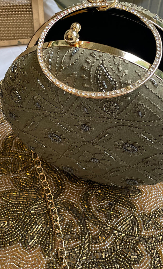 Elegant Floral Chikankari Handle Clutch - HONC0313574