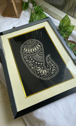 将图像加载到图库查看器中， Chikankari Momento Frame – Paisley Handcrafted Embroidery (10x14 Inch, Black &amp; White) - HONC0269462
