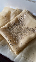 将图像加载到图库查看器中， Marifa Women&#39;s Lakhnavi Handcrafted Pure Organza Chikankari Unstitched Kurta And Dupatta Set- HONC0299979
