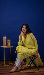 Load image into Gallery viewer, Inaya Women&#39;s Lucknowi Handcrafted Muslin Chikankari Kurti - HONC0204423

