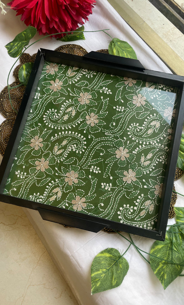 Chikankari Tray with Four Coasters - HONC0228429