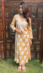 Load image into Gallery viewer, Women&#39;s Lucknowi Handcrafted Cotton Chikankari Kurti - HONC0234193
