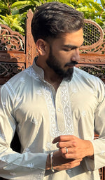 Load image into Gallery viewer, Men&#39;s Lucknowi Handcrafted Cotton Chikankari Short Kurta - HONC0148535
