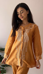 将图像加载到图库查看器中， Sarah Women's Lakhnavi Handcrafted Chanderi Silk Chikankari Top And Pant Set - HONC0343883