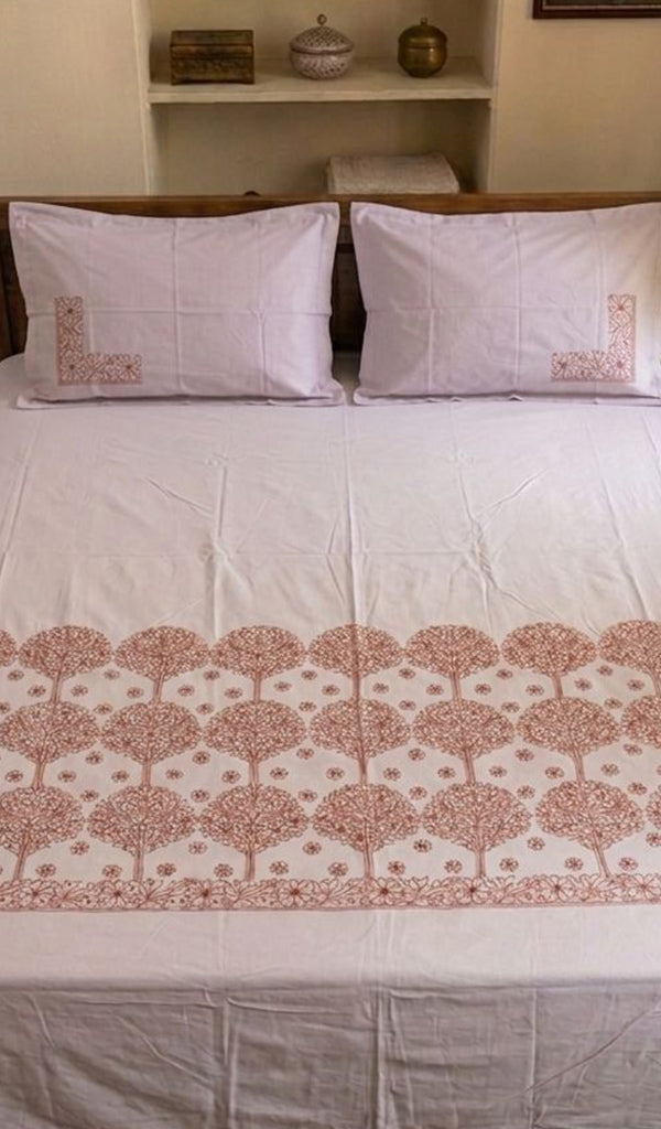 Lakhnavi Handcrafted Cotton Chikankari Bedsheet Set - HONC014780
