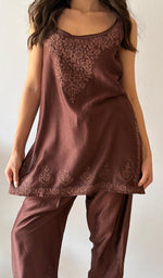 Load image into Gallery viewer, Amreena Women's Lakhnavi Handcrafted Chanderi Silk Chikankari Top And Pant Set - HONC0345001