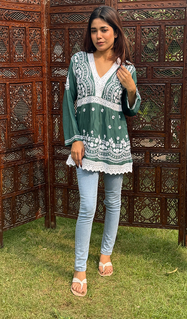 Lucknowi Chikankari kurtas 