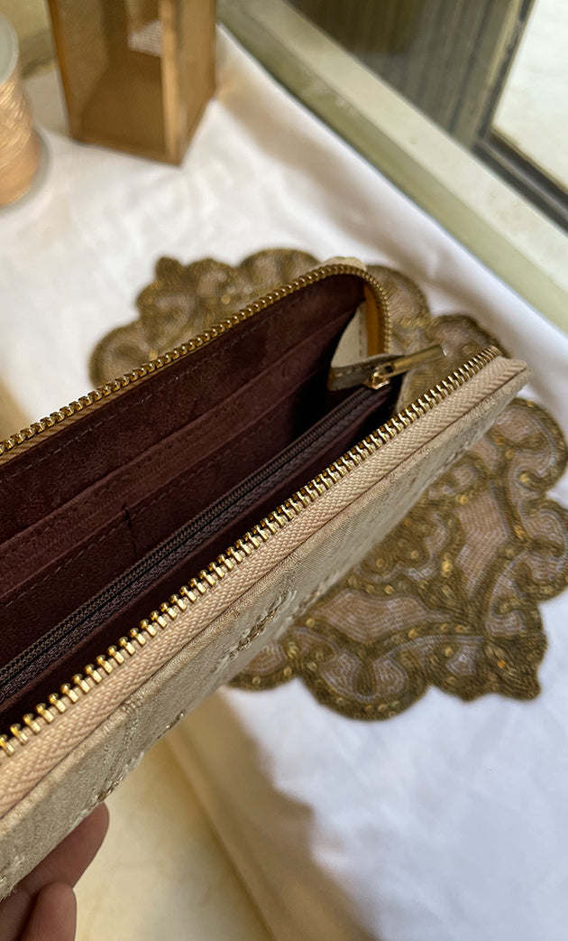Nazrana Chikankari Handcrafted Beige Purse – Elegant Embroidered Wallet - HONC0310081