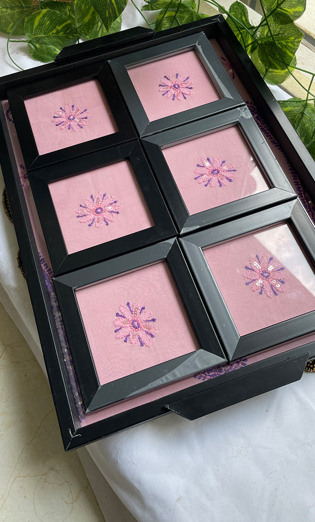 Chikankari Tray with Six Coasters - HONCO310948