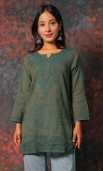 Load image into Gallery viewer, Women&#39;s Lakhnavi Handcrafted Cotton Chikankari Top - HONC0331500
