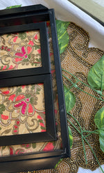 将图像加载到图库查看器中， Handcrafted Chikankari Tray with Two Coasters – Wooden Frame - HONC0295560
