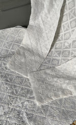 Load image into Gallery viewer, Men&#39;s Lucknowi Handcrafted Cotton Chikankari Kurta - HONC0283972
