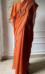 将图像加载到图库查看器中， Women&#39;s Lakhnavi Handcrafted Mul Chanderi Chikankari Saree - HONC0317893
