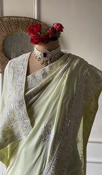 将图像加载到图库查看器中， Women's Lakhnavi Handcrafted Pure Silk Georgette Chikankari Saree - HONC0358685