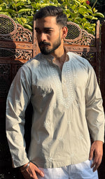 Load image into Gallery viewer, Men&#39;s Lucknowi Handcrafted Cotton Chikankari Short Kurta - HONC0148531
