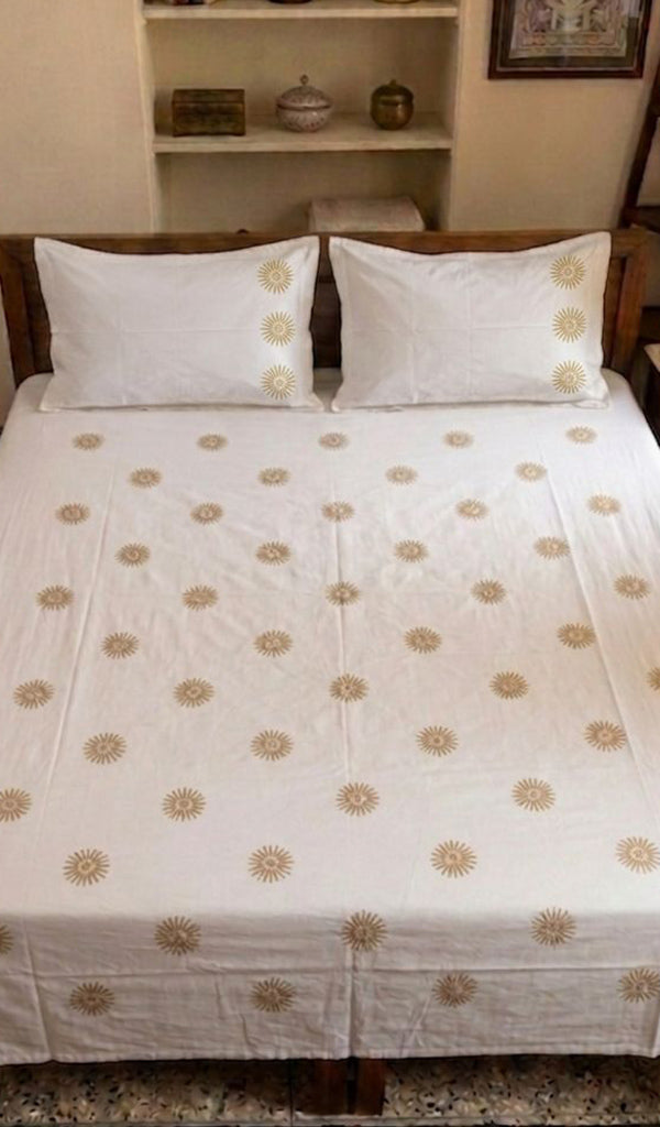 Lakhnavi Handcrafted Cotton Chikankari Bedsheet Set - HONC0373294