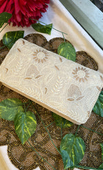 将图像加载到图库查看器中， Chikankari Clutch Bag - HONC0308892
