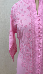 将图像加载到图库查看器中， Lucknowi 手工制作的浅粉色棉质 Chikankari Kurti - NC068816