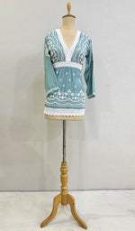 将图像加载到图库查看器中， Women&#39;s Lakhnavi Handcrafted Modal Cotton Chikankari Top - HONC0230479
