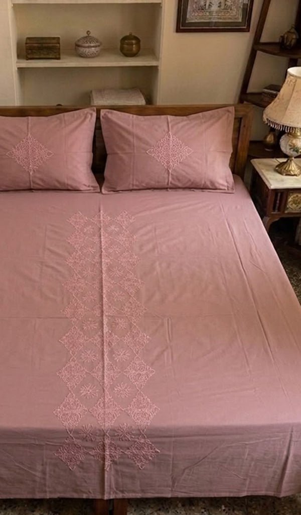Lakhnavi Handcrafted Cotton Chikankari Bedsheet Set - HONC0379424
